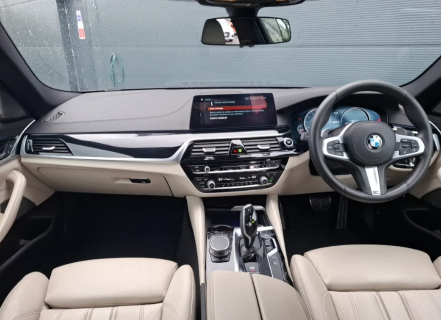 BMW 530e M Sport photo 3